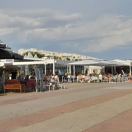 T2 Rez-de-jardin, Terrasse Et Parking, Proche De La * La Grande-Motte