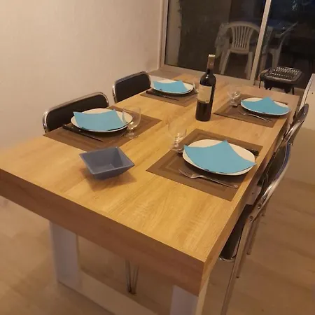 Apartment T2 Rez-de-jardin, Terrasse Et Parking, Proche De La La Grande-Motte