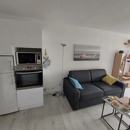 Apartment T2 Rez-de-jardin, Terrasse Et Parking, Proche De La