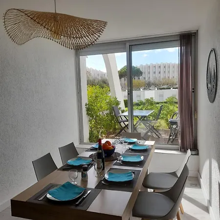 T2 Rez-de-jardin, Terrasse Et Parking, Proche De La Ла-Гранд-Мот
