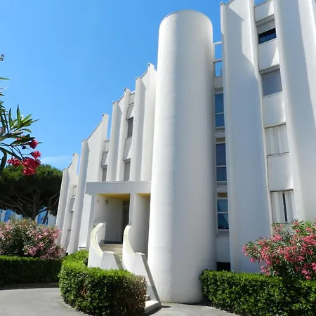 T2 Rez-de-jardin, Terrasse Et Parking, Proche De La * La Grande-Motte
