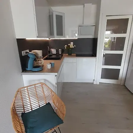 Apartment T2 Rez-de-jardin, Terrasse Et Parking, Proche De La