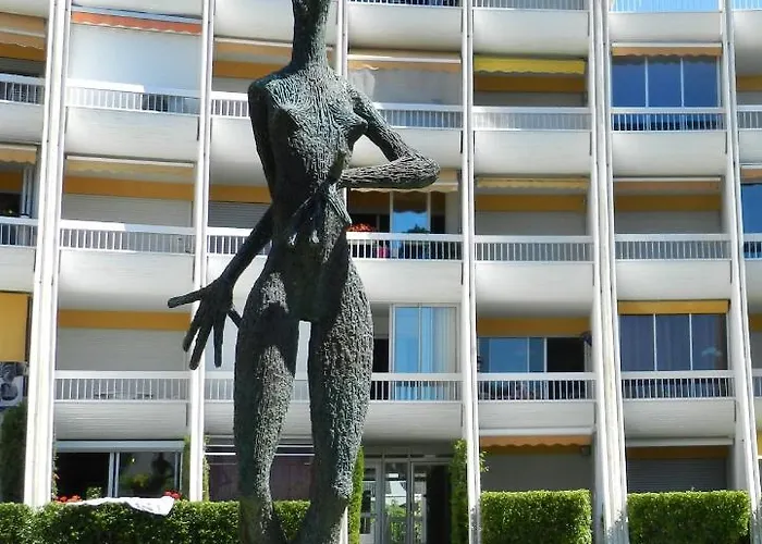 Lejlighed T2 Rez-de-jardin, Terrasse Et Parking, Proche De La