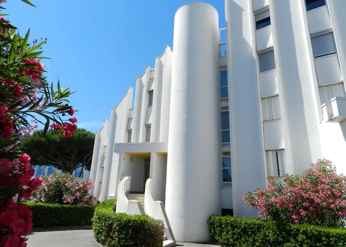 T2 Rez-de-jardin, Terrasse Et Parking, Proche De La * La Grande-Motte